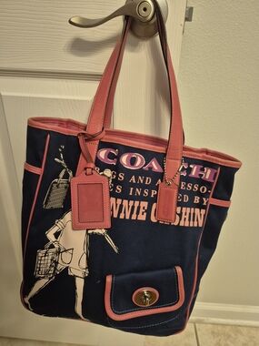 Rare Coach Bonnie Cashin 13530 Tote. Navy Pink Graphic